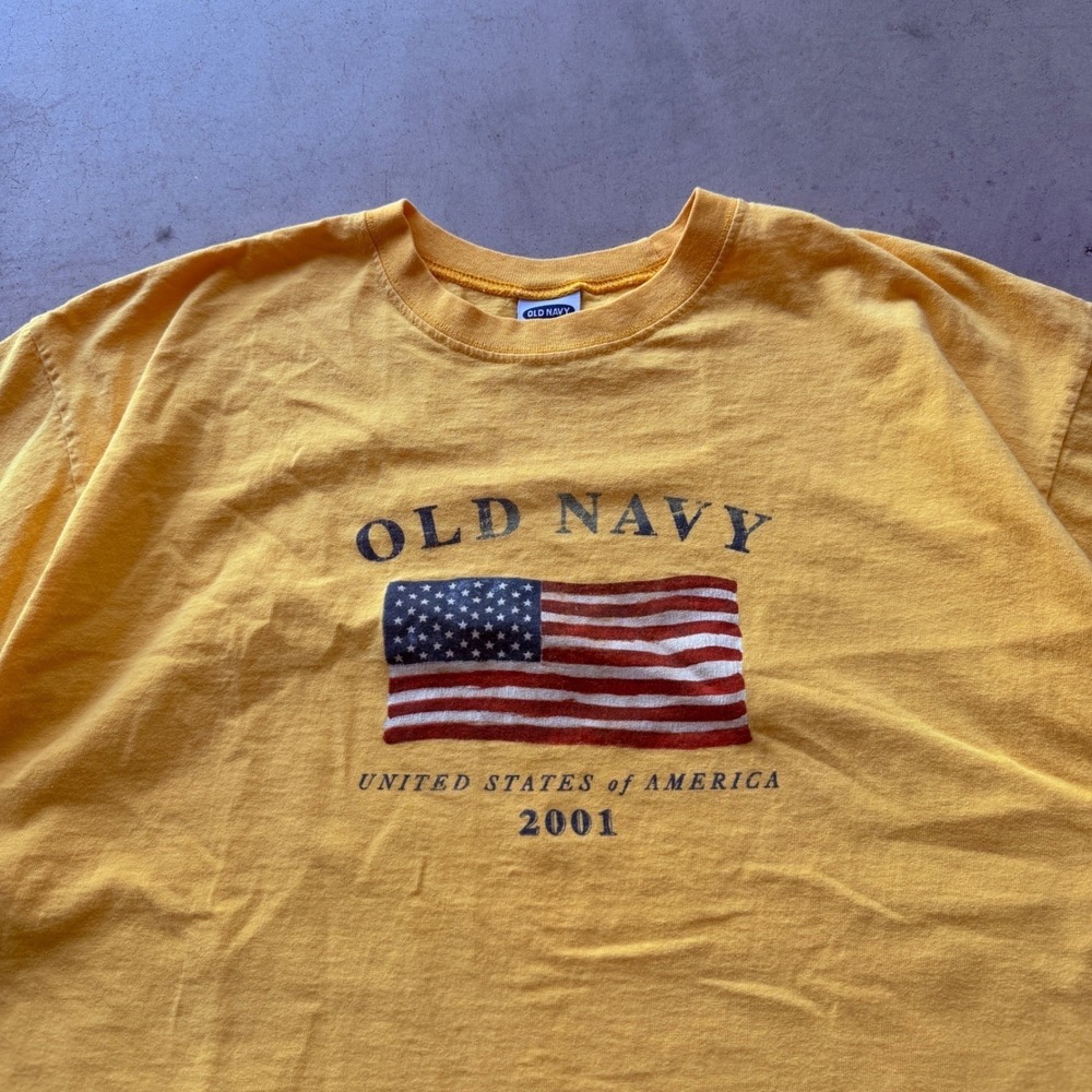 Old Navy T-Shirt Mens XXL Yellow Good 2001 USA Flag Graphic Tee - Picture 4 of 11